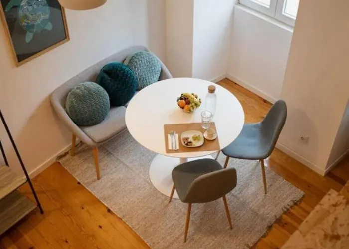Portucale ! Santos Loft Mezzanine Lägenhet *